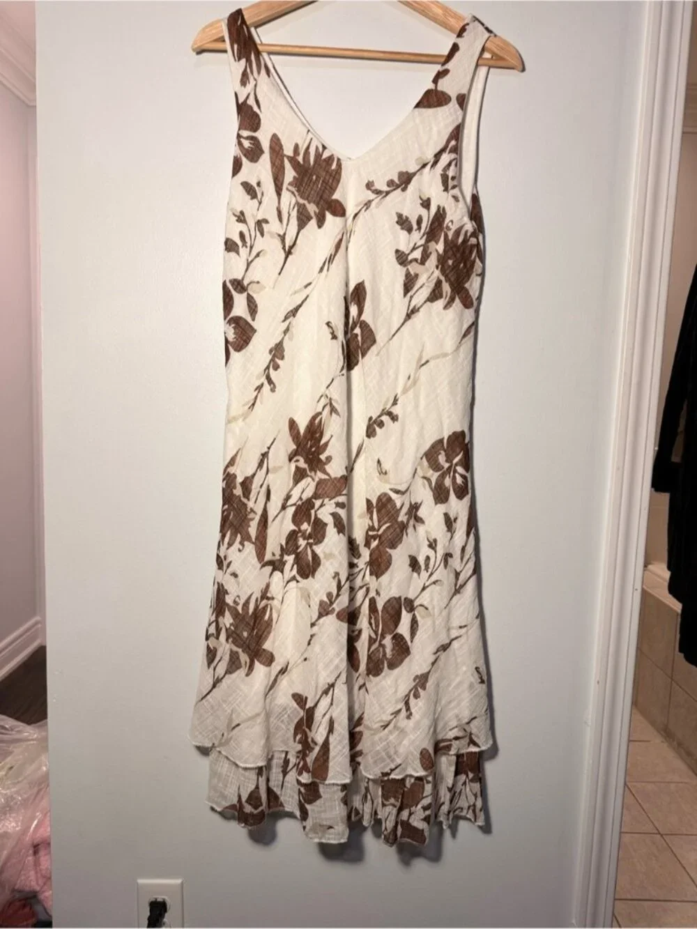 Made in Italy Cotton V-Neck Floral Tiered Midi Dress in Cream and Brown